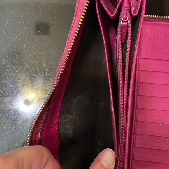 Gucci Embossed Logo SoHo Zippy Grain Leather large wallet Fuchsia pink - Picture 12 of 14